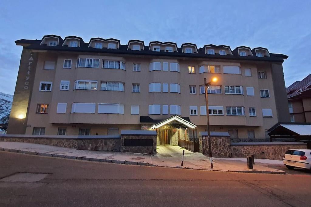Acogedor Apartamento En Sierra Nevada Con Piscina Acceso Directo A Silla Exterior photo
